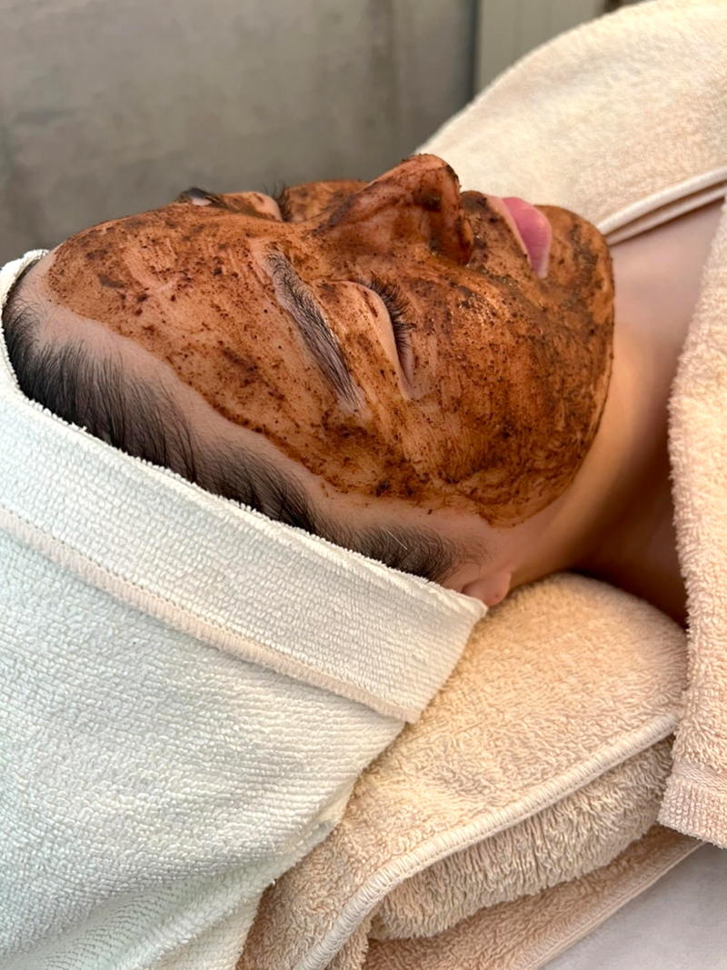 アーユルヴェーダ vi ハーブピーリング